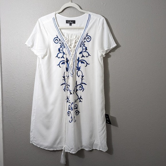 Lulus Dresses & Skirts - Lulu's embroidered t shirt dress